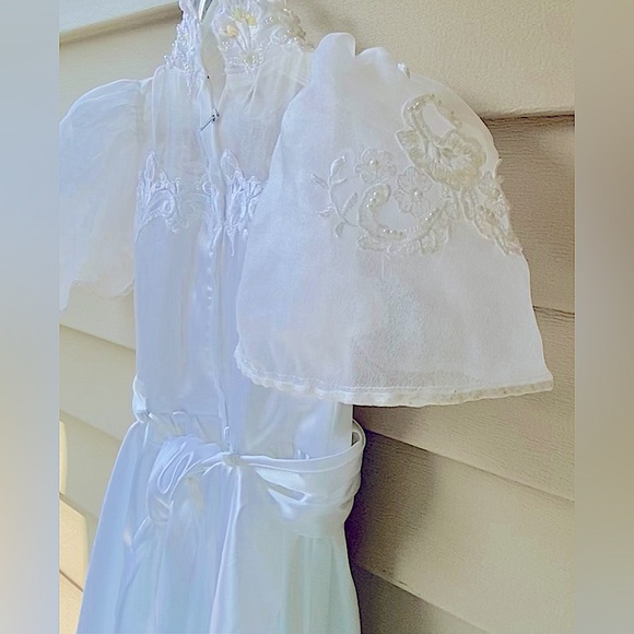 Vintage Sz-6 Long Flower Girl Wedding Dress, Elegant White Satin w/Bustle & Bow - Picture 9 of 16